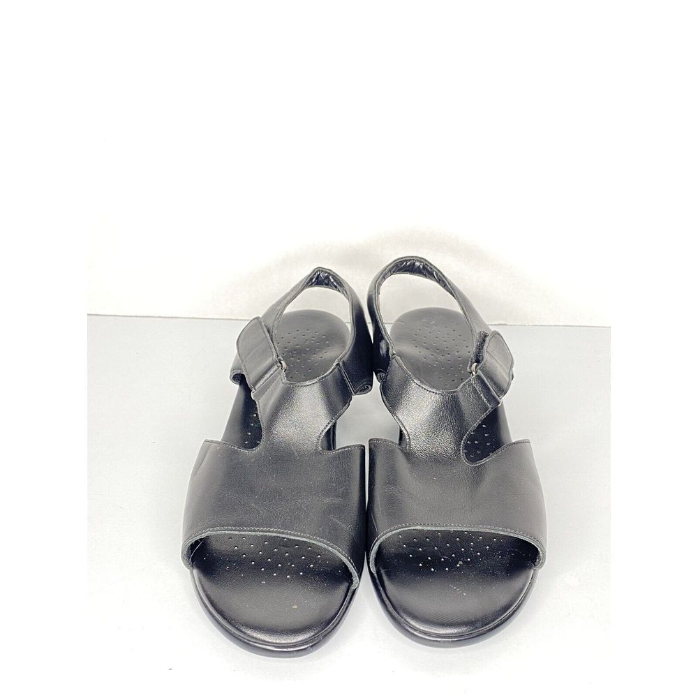 SAS Sandals Womens Size 9.5 M slight Heel Comfort Shoe Easy To Fasten Straps S3